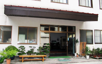 Webの駅ゆざわ--秋田県湯沢市地域情報動画配信サイト(観光情報)--湯沢で泊まる--秋の宮温泉郷--おなじみ荘