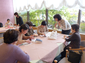 Webの駅ゆざわ--秋田県湯沢市地域情報動画配信サイト(観光情報)--湯沢で学んで遊ぶ--体験--フラワー講座・ビーズ講座